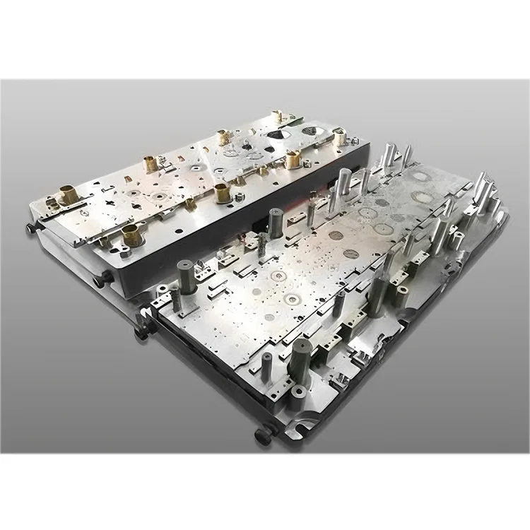 قالب تقدمي مزدوج الصف لمحرك ضاغط التيار المتردد