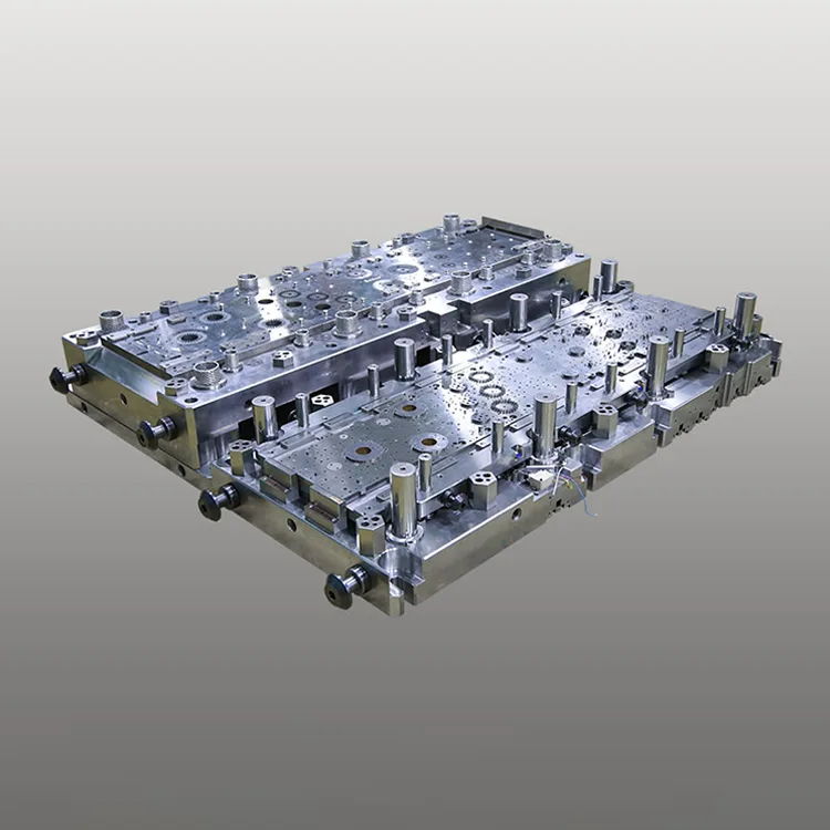 قالب تقدمي ثلاثي الصفوف للجزء الثابت والدوار لضاغط التيار المتردد